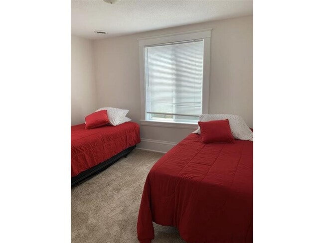 Building Photo - 2818 Dupont Ave N