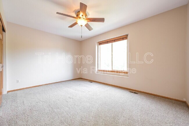 Building Photo - 9865 Glenstone Trail