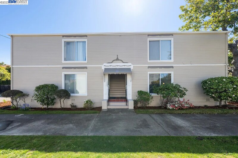 Building Photo - 1609 Santa Clara Ave