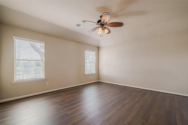 Building Photo - 11335 Overland Trail Dr