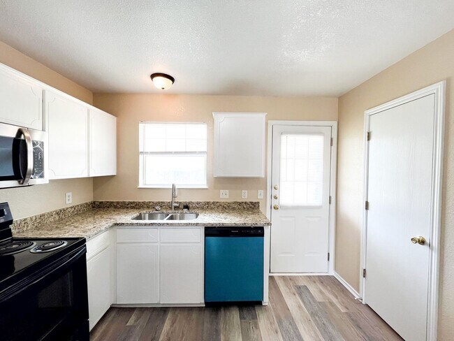Building Photo - 4501 Jeff Scott Dr