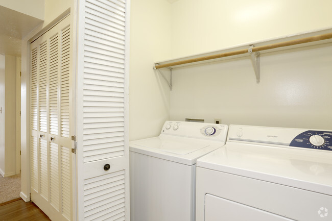 2 Bedroom - In-unit Laundry - 1408 Kurt