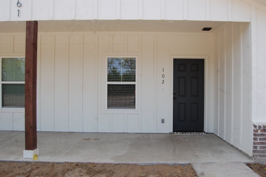 Building Photo - 261 Co Rd 2521