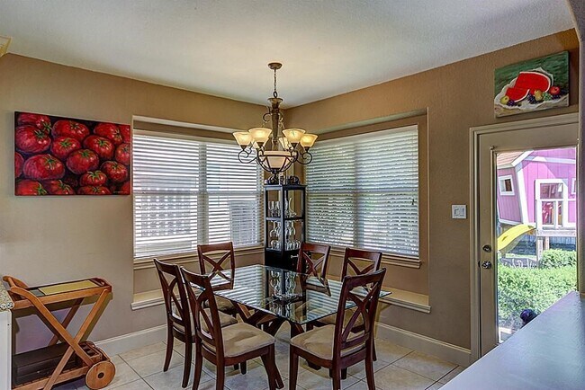 Building Photo - 11114 Sherwood Garden Dr