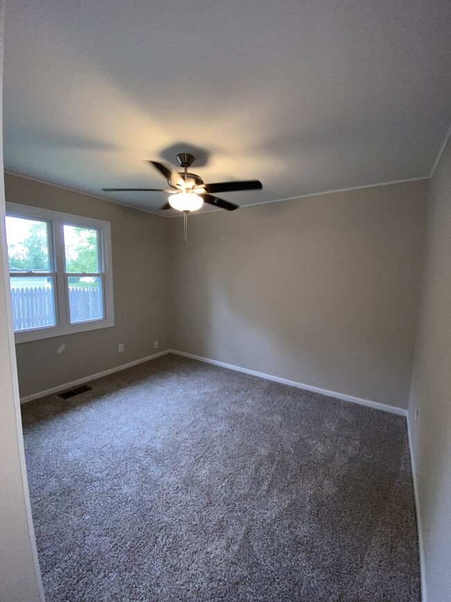 Building Photo - 1902 Burry Cir Dr