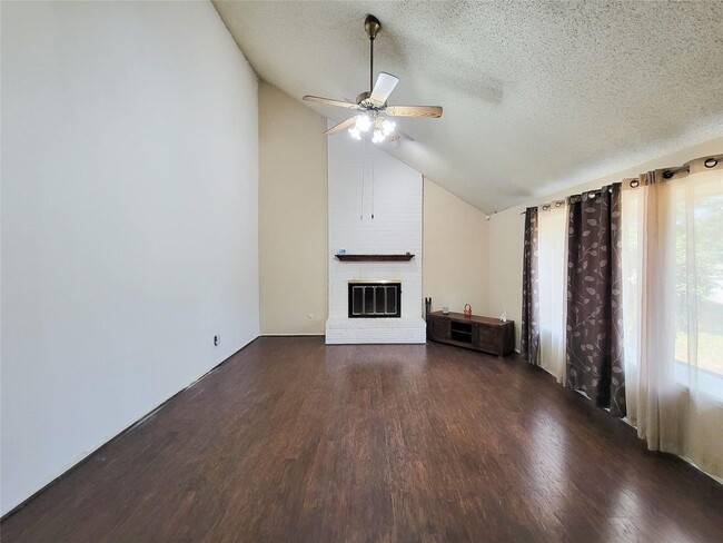 Building Photo - 25303 Avery Hill Ln