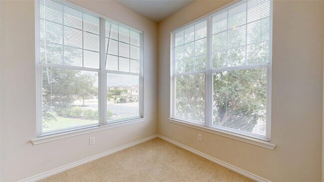 Building Photo - 4307 Spring Hill Drive