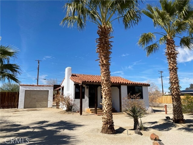 Building Photo - 6586 El Rey Ave