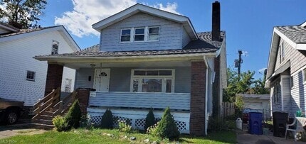 Building Photo - Beautiful CLE 4 bed/2 bath  - Available NOW!