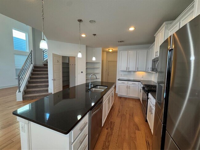 Building Photo - 1413 Casa Dr