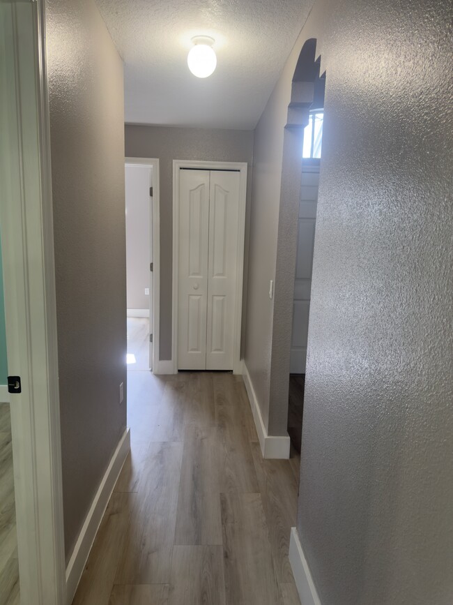 Building Photo - 8804 Southbay Dr