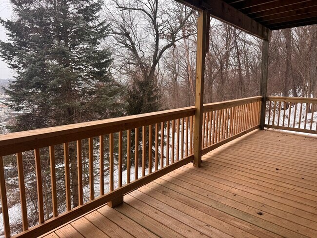 Building Photo - 100 Elliot St