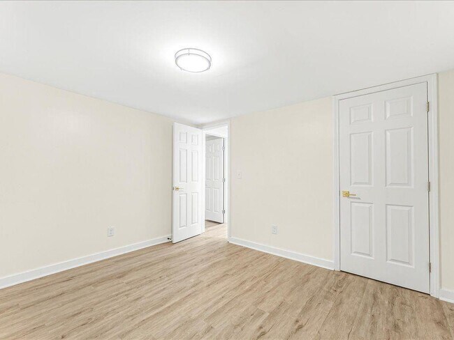 Building Photo - 5794 Pinecrest Rd SW