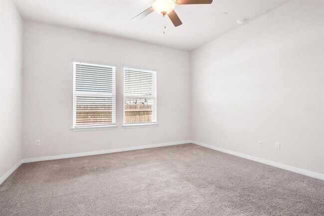Building Photo - 1850 Settlers Glen Dr