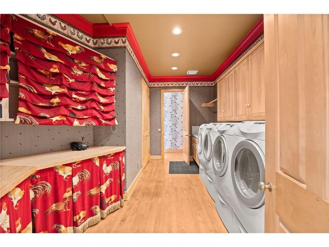 Building Photo - 1560 Bluff Creek Dr