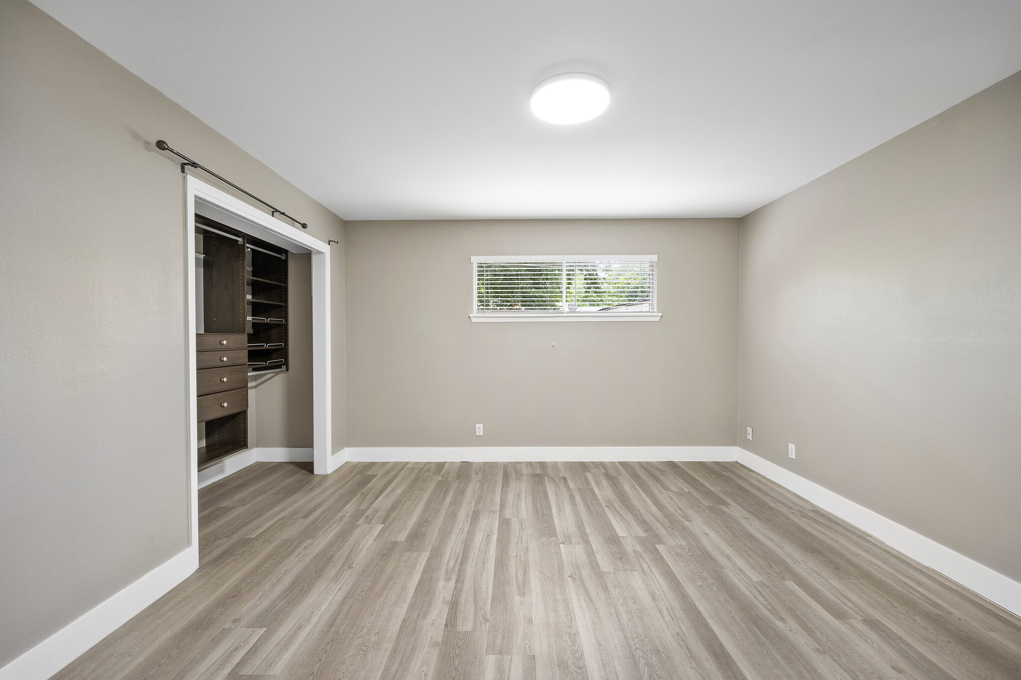 Master - 2303 East Side Dr