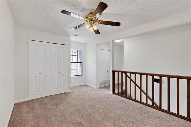 Building Photo - 100 Shinoak Valley