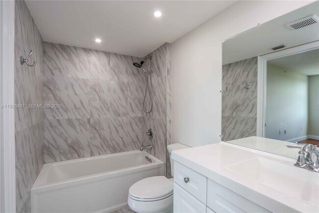 Building Photo - 3000 Coral Wy