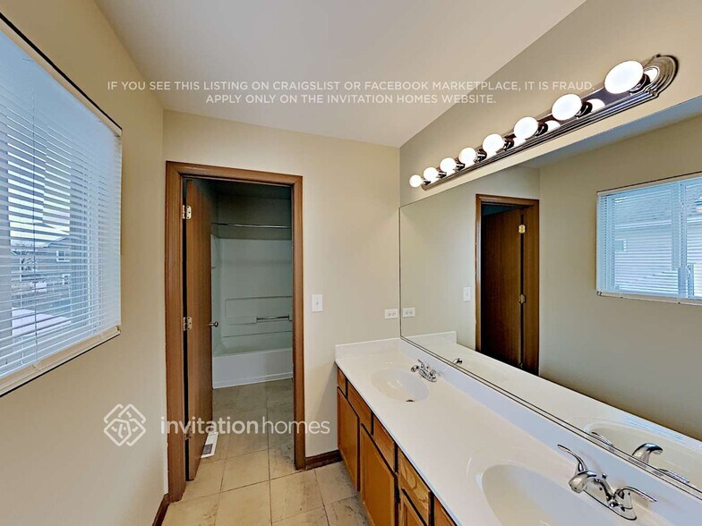 Building Photo - 649 Kingsbrooke Crossing