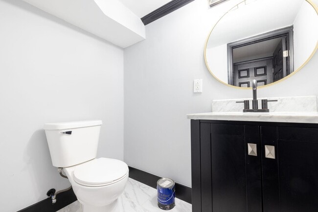 Building Photo - Beautifully Renovated 2-Bedroom Single Fam...