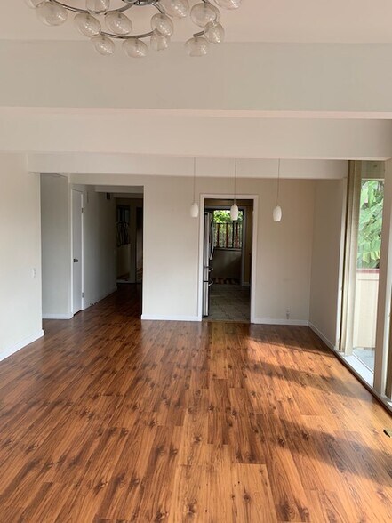 Building Photo - 320 Via Casitas