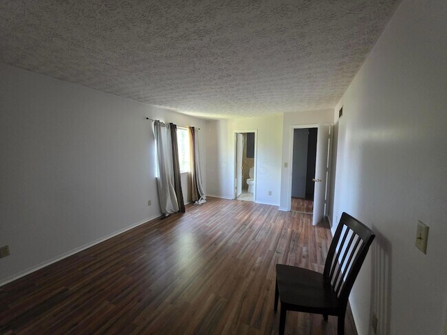 Building Photo - 7006 Finchley Dr
