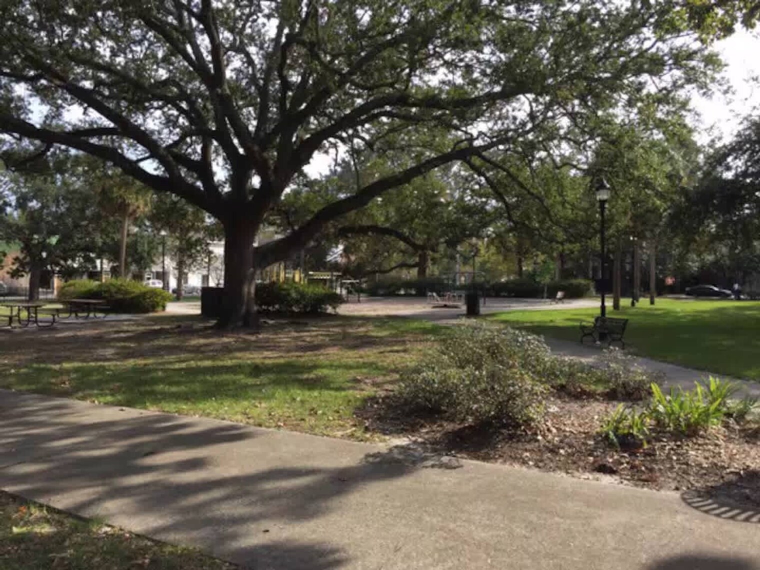 Building Photo - 524 E Duffy St