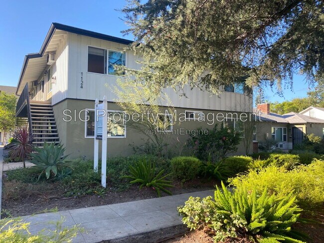 Building Photo - 1126 E Doran St