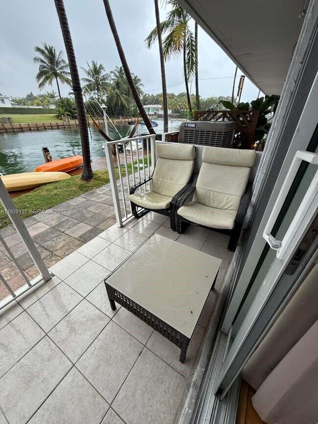 Building Photo - 2225 NE 123rd St