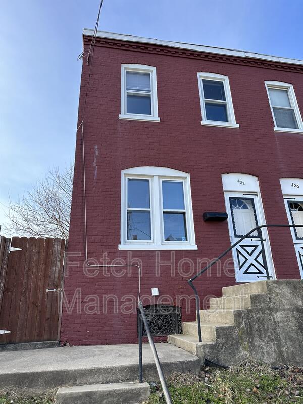 Building Photo - 422 Hillside Ave