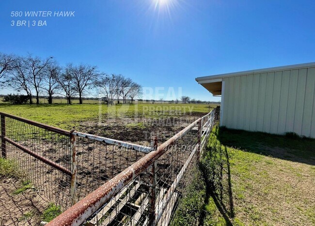 Building Photo - 3 Bedroom, 3 Bathroom Ranch Home with Barn...