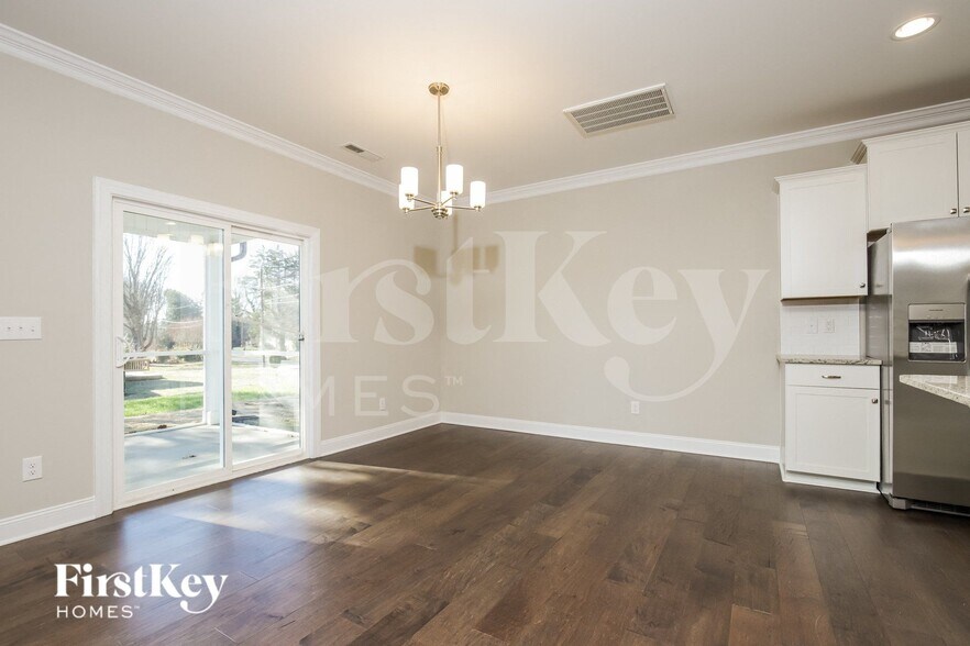 Building Photo - 101 Greenvalley Rd