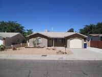 Building Photo - 1233 Stutz Dr NE