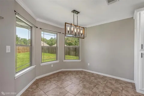 Building Photo - 204 Southern Creek Cir