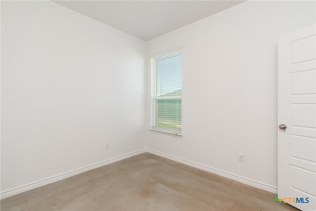 Building Photo - 3907 American Elm Dr