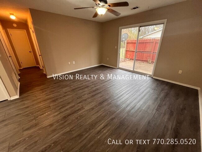 Building Photo - 12 S Creek Rd