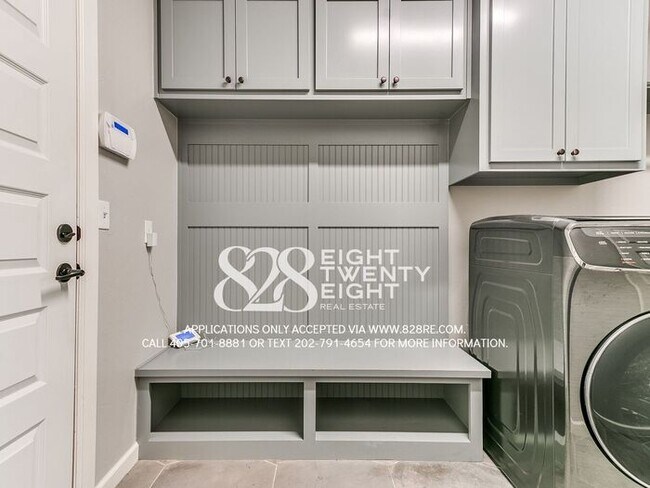 Building Photo - ABSOLUTELY STUNNING 4 BD/3 BATH HOME IN WI...