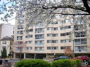 Building Photo - Foggy Bottom Spacious Studio, Utilities In...