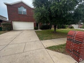 Building Photo - 8621 King Ranch Dr