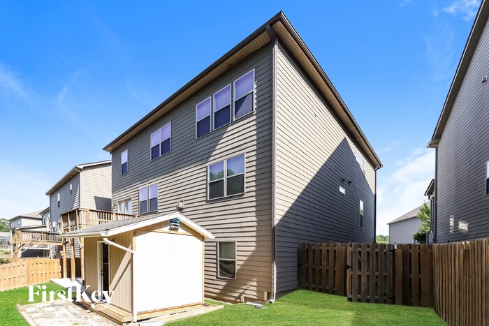 Building Photo - 1122 Bucknell Dr