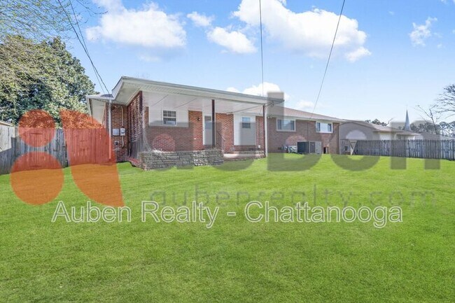 Building Photo - 4430 Lilac Ln