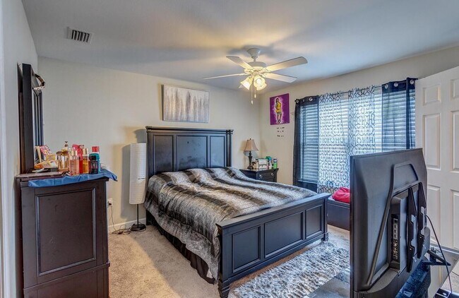 Building Photo - 9009 Banyan Beach Dr