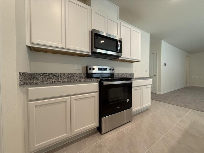 Building Photo - 1511 Ellesmere Ave