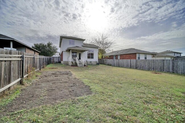 Building Photo - 15004 Sassafras Trail