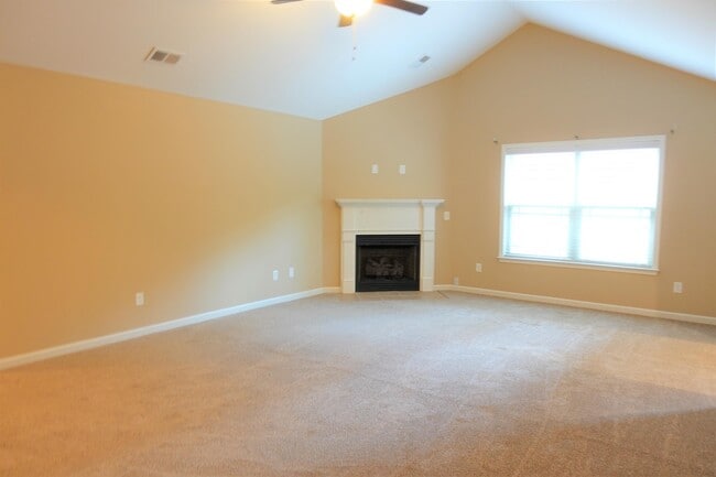 Building Photo - 161 Tiara Ridge Ln