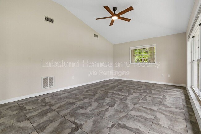 Building Photo - 95 Woodside Dr