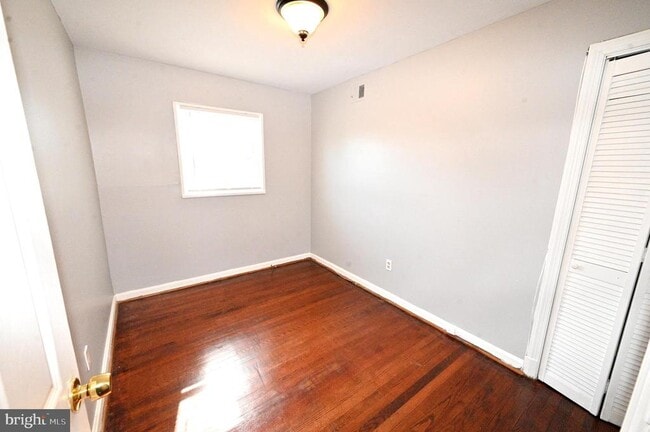 Building Photo - 2610 Lakehurst Ave