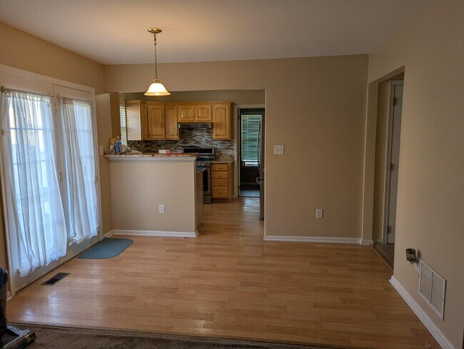 Building Photo - 4 Tether Cir