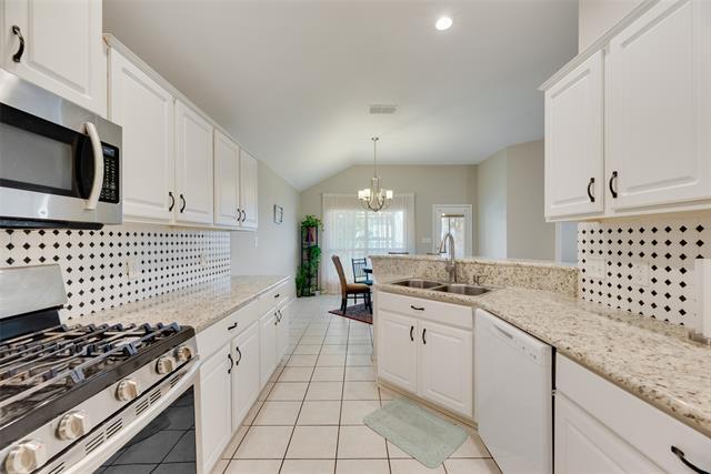 Building Photo - 2812 Hilcroft Ave