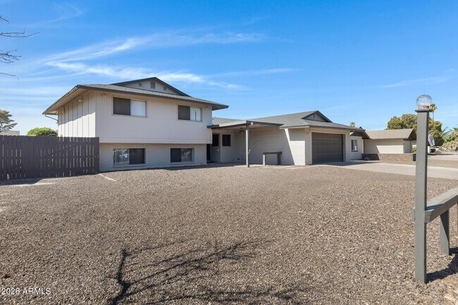 Building Photo - 1627 E Fremont Dr